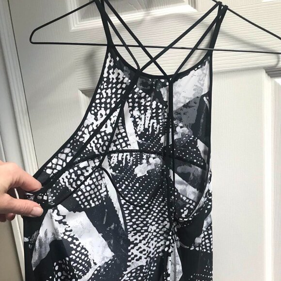 RARE- SEE VIDEO Lululemon Singlet Tank Black White Static Mist -Strappy Back - Picture 9 of 10